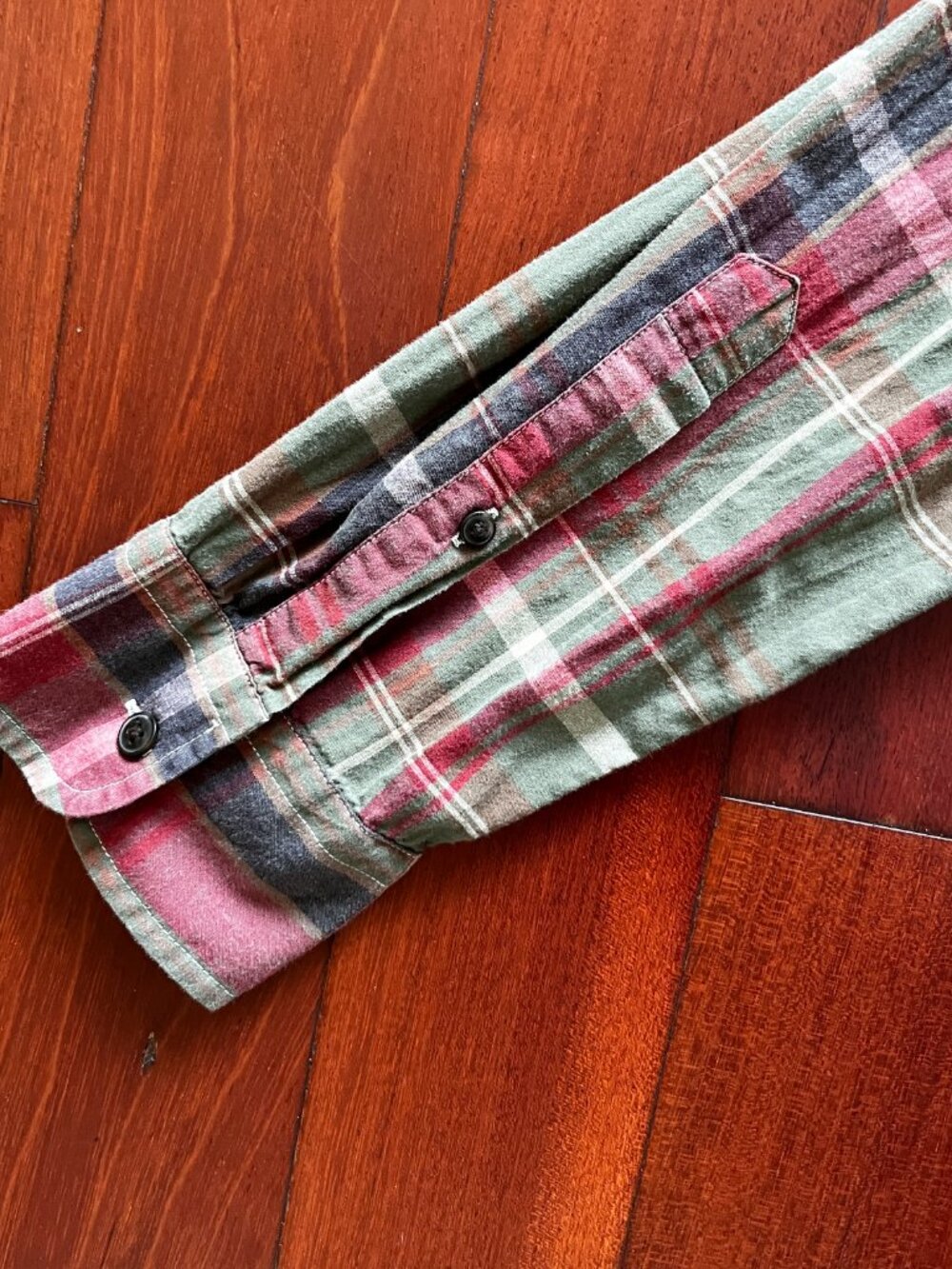Club Monaco Plaid Button Down Shirt M Green Red Slim Fit - Picture 9 of 9